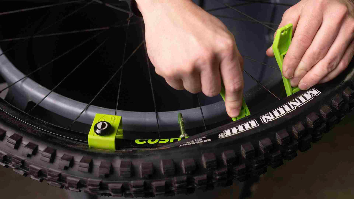CushCore Bead Bro Tyre Lever