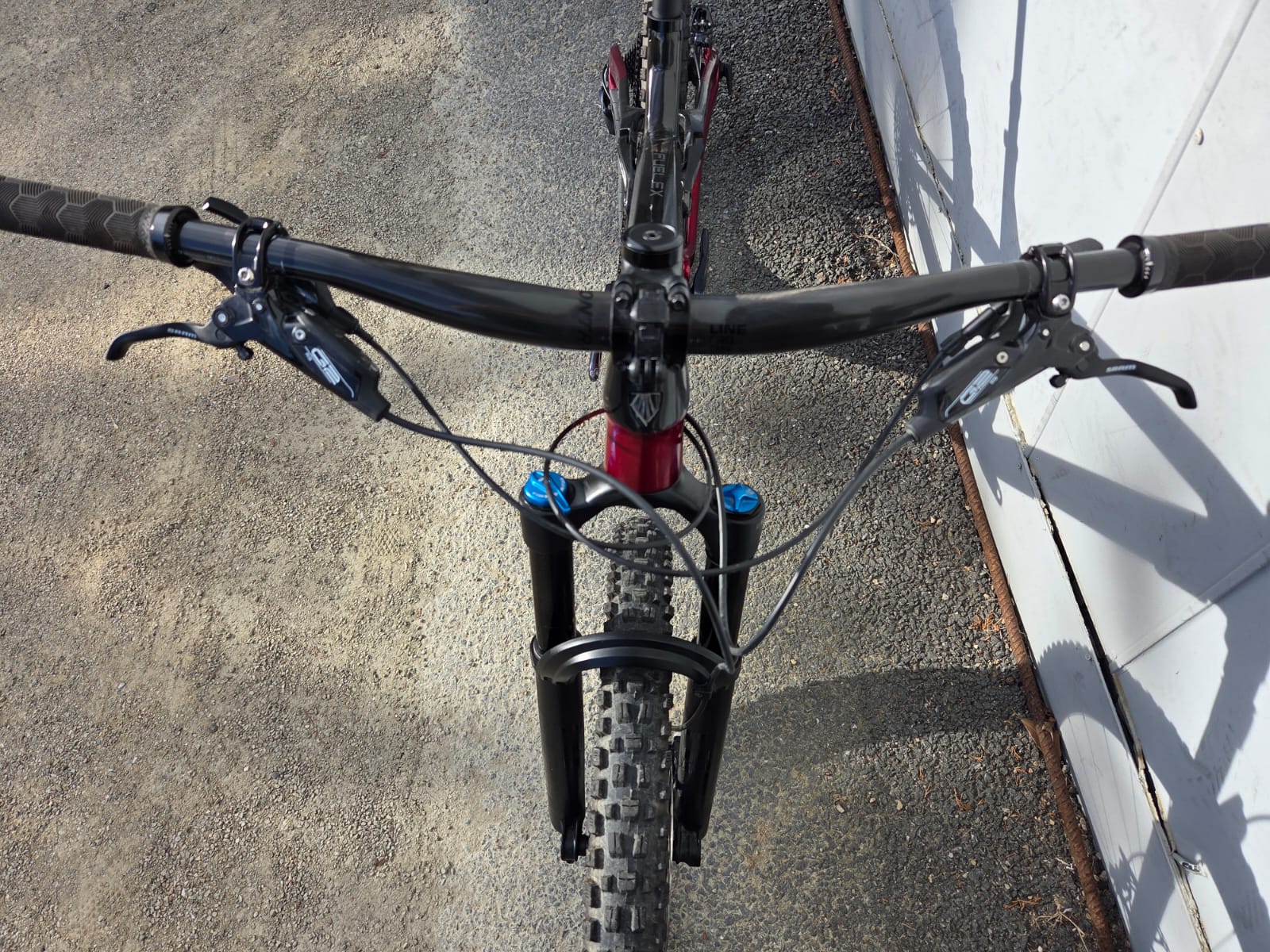 Used Trek Fuel EX Carbon 9.8 gen 5 mountain Bike M/L