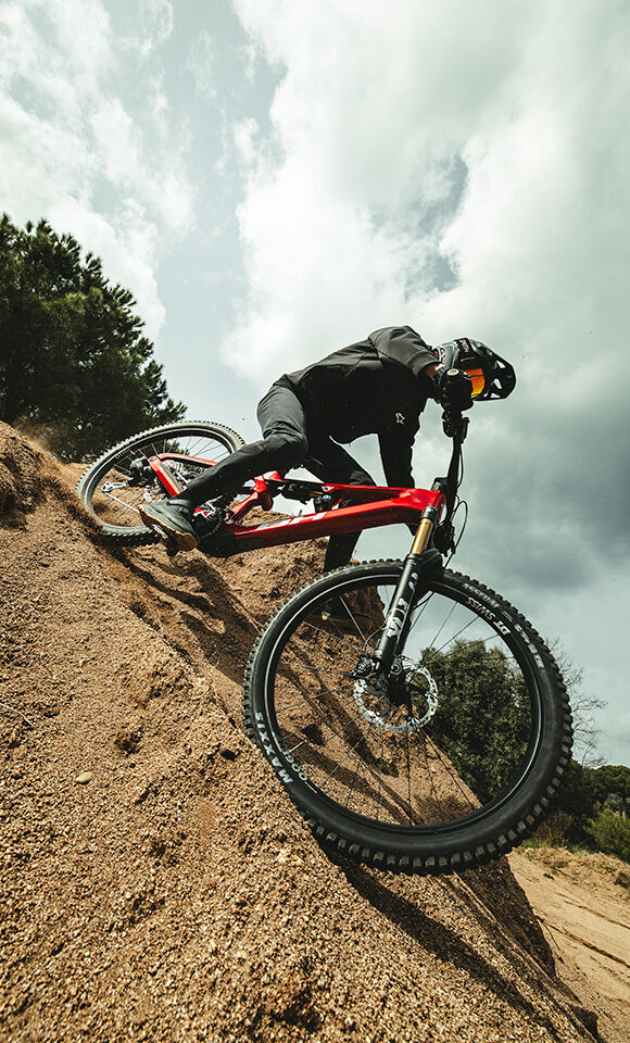 BH iLYNX+ DL Enduro Carbon 9.1 Electric Mountain Bike