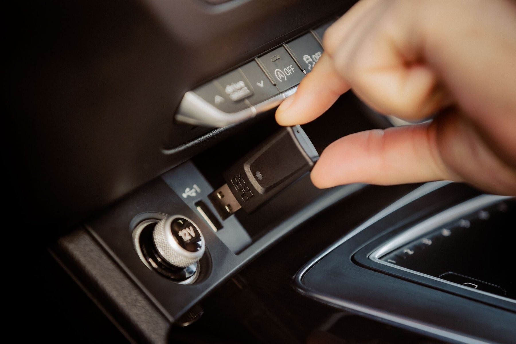 Quad Lock Wireless Carplay / Android Auto Adaptor