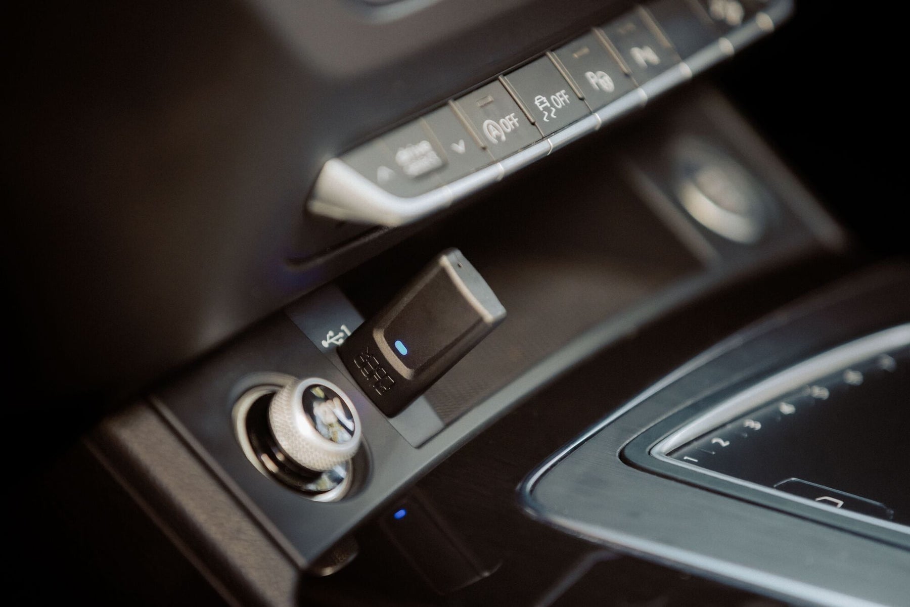 Quad Lock Wireless Carplay / Android Auto Adaptor